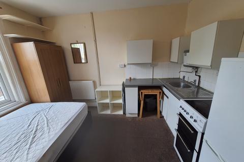 1 bedroom in a house share to rent, Lansdowne Road, N17 9XX