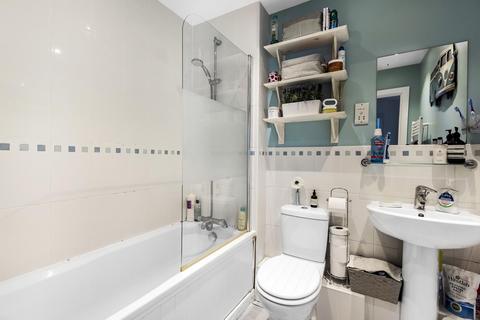 4 Hayes Grove, London, SE22 8DF