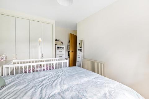4 Hayes Grove, London, SE22 8DF