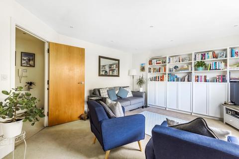 4 Hayes Grove, London, SE22 8DF