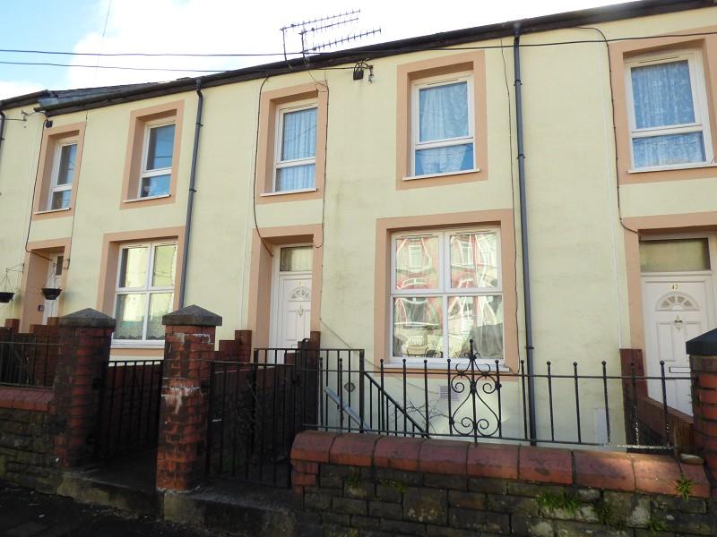 Adare Street, Ogmore Vale, Bridgend. 3 bed terraced house £600 pcm (£138 pw)