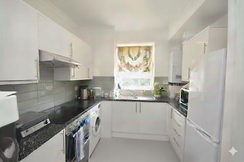 2 bedroom flat to rent, Holderness Way, West Norwood, London, SE27