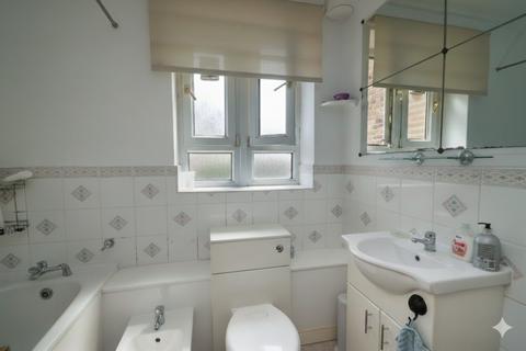 2 bedroom flat to rent, Holderness Way, West Norwood, London, SE27