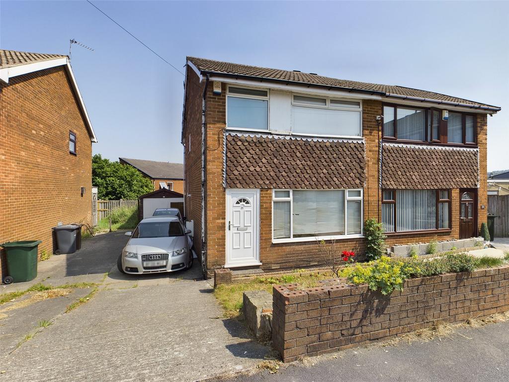 Sandringham Court, Clayton, Bradford, West Yorkshire, BD14 3 bed semi