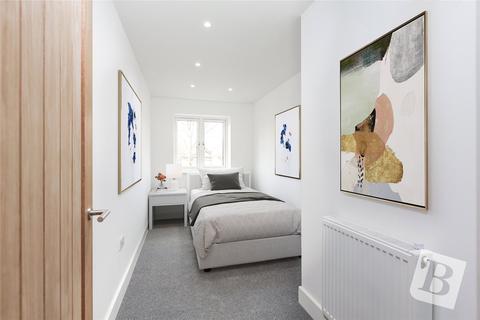 2b Beech Hall Road, London, E4 9NX
