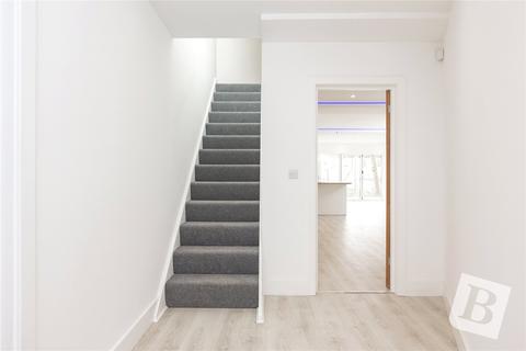 2b Beech Hall Road, London, E4 9NX