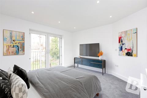 2b Beech Hall Road, London, E4 9NX