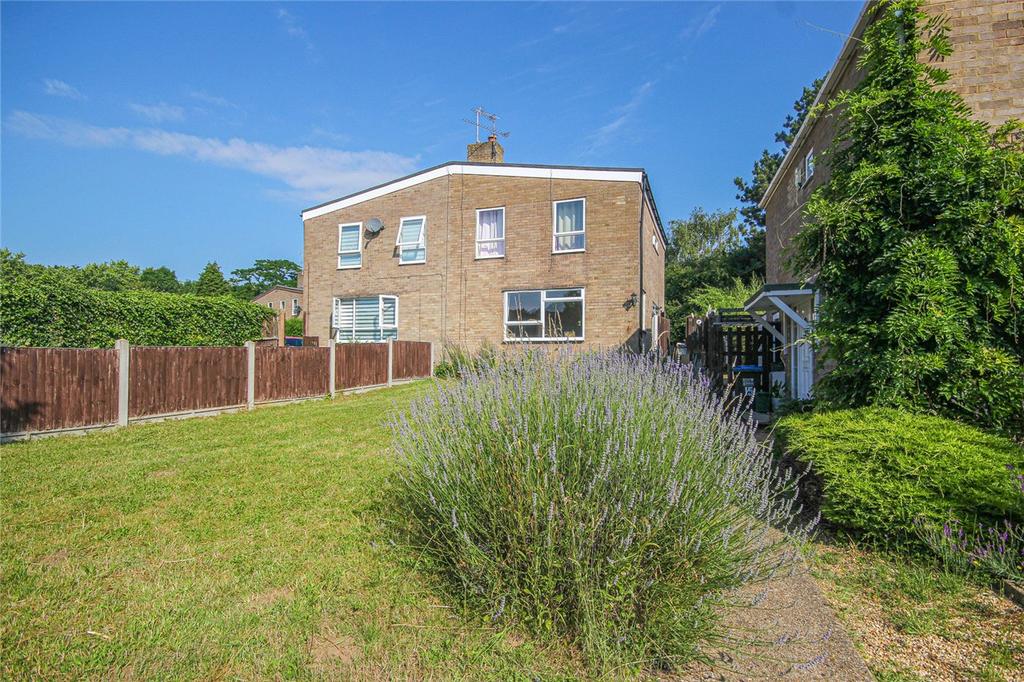 Dawley, Welwyn Garden City... 3 bed semidetached house £375,000