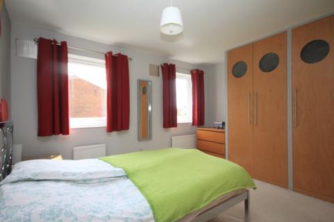 2 bedroom semi-detached house to rent, Beanley Close, Luton, LU2