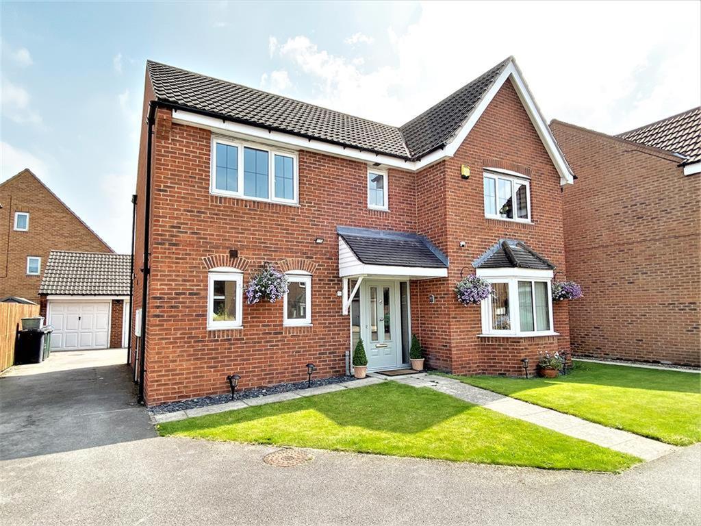 Kingfisher Drive, Wombwell, Barnsley, S73 0UY 4 bed detached house £270,000