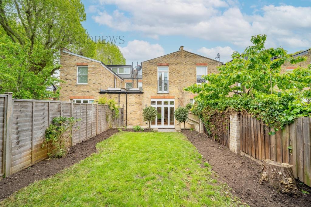 Egerton Gardens, Ealing, W13 5 bed house £3,900 pcm (£900 pw)