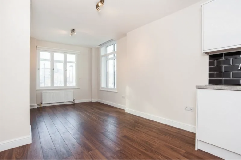 One Bed Apt, Warren Court, Euston Road, NW1