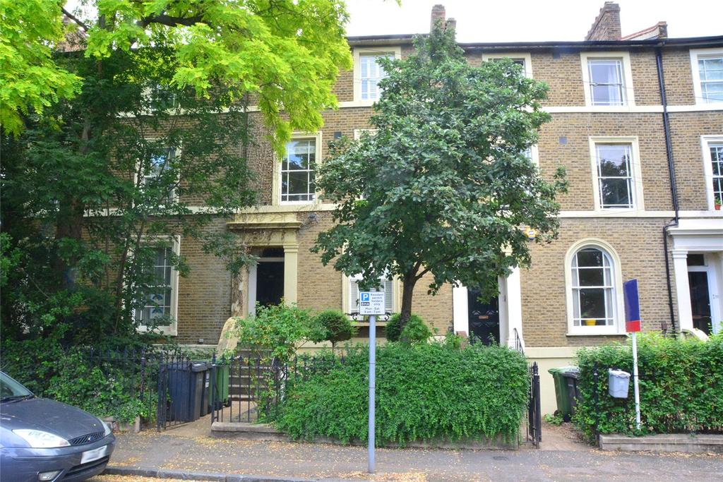 Dacre Park, Lewisham, London, SE13 2 bed apartment - £2,000 pcm (£462 pw)