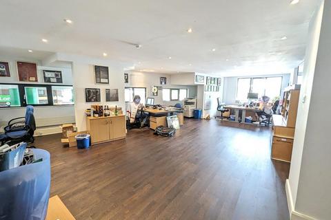 Office to rent, LARGE OFFICE  TO LET  WELLINGTON ROAD  ST JOHNS WOOD  NW8