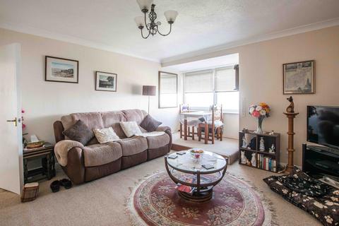 2 bedroom flat for sale, Cliff Parade, Hunstanton, PE36