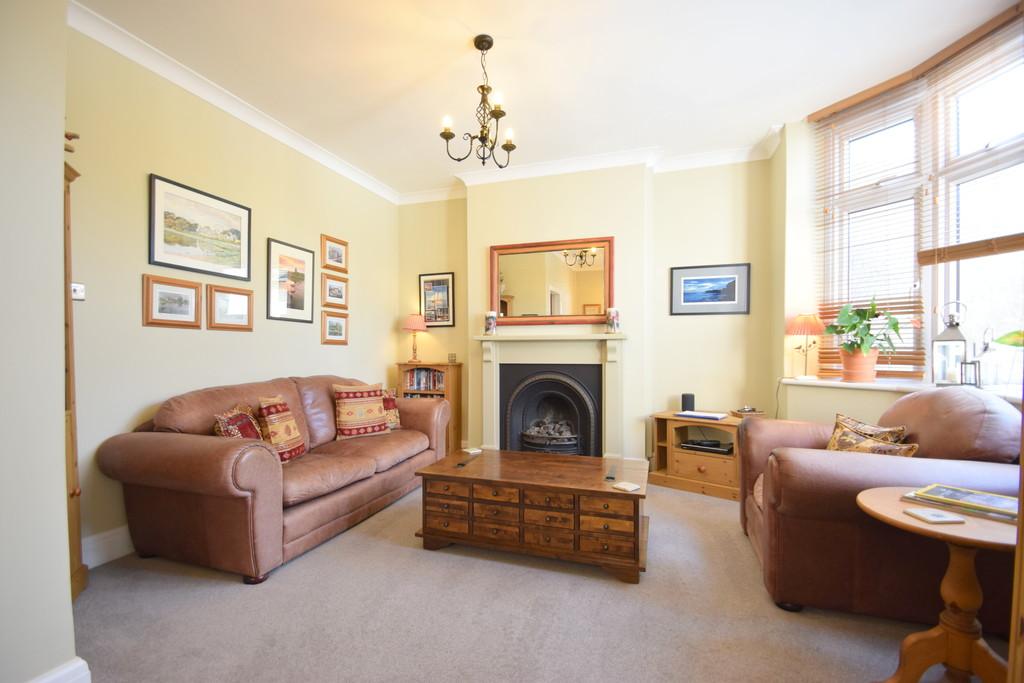 29 Priory Avenue, Bridgend, Bridgend County Borough, CF31 3LP 3 bed