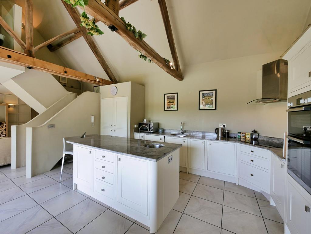 Fully fitted kitchen