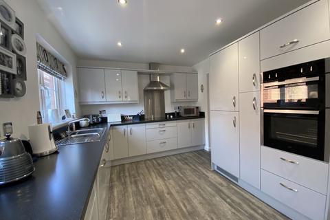 7 Bryn Meurig, Llanharry, Pontyclun, CF72 9FY