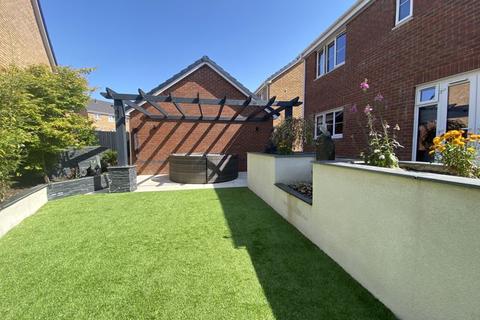 27 Bryn Meurig, Llanharry, Pontyclun, CF72 9FY