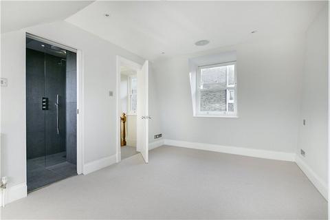3 bedroom terraced house to rent, Orbain Road, Fulham, London