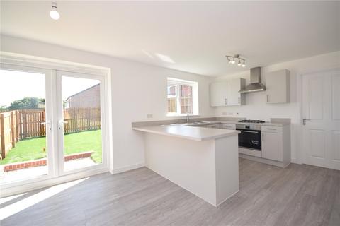 4 bedroom detached house to rent, Daisy Bank Avenue, Micklefield, Leeds, West Yorkshire