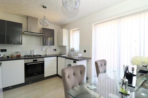 14 Elveden Close, Luton, LU2 7FF