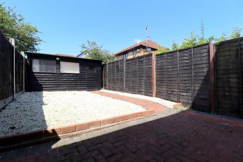 14 Elveden Close, Luton, LU2 7FF