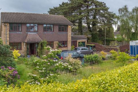 Belvedere Eastwick Road, Bookham, Leatherhead, KT23 4BJ