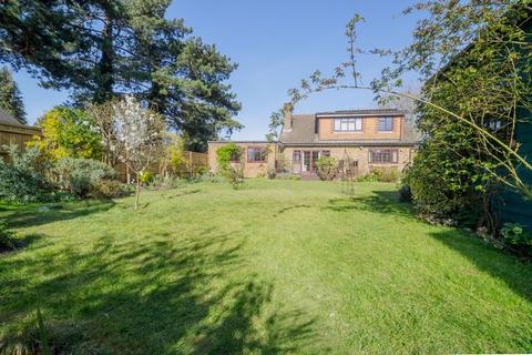 Belvedere Eastwick Road, Bookham, Leatherhead, KT23 4BJ