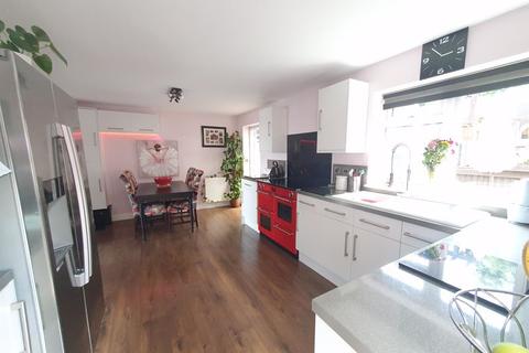 63 Well Cross Road, Gloucester, GL4 6RA