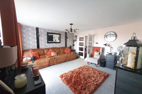 63 Well Cross Road, Gloucester, GL4 6RA