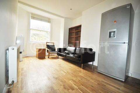 3 bedroom flat to rent, St. John's Grove, London N19