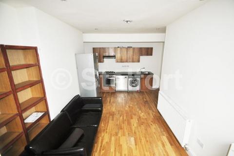 3 bedroom flat to rent, St. John's Grove, London N19