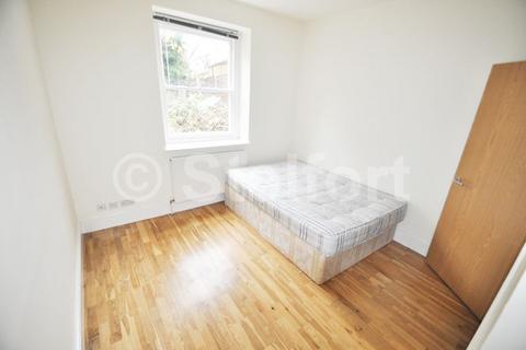 3 bedroom flat to rent, St. John's Grove, London N19