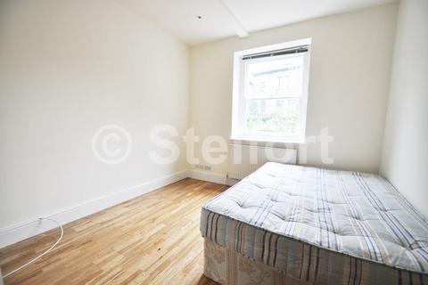 3 bedroom flat to rent, St. John's Grove, London N19