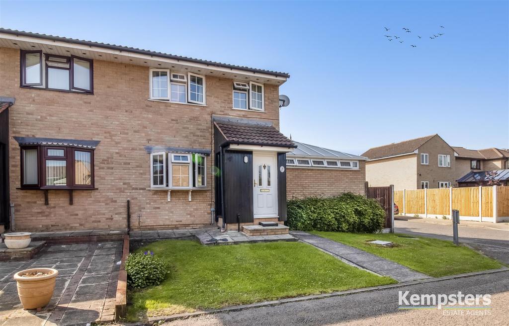 Sundew Court, Thurrock Park, Grays 3 bed semidetached house £380,000