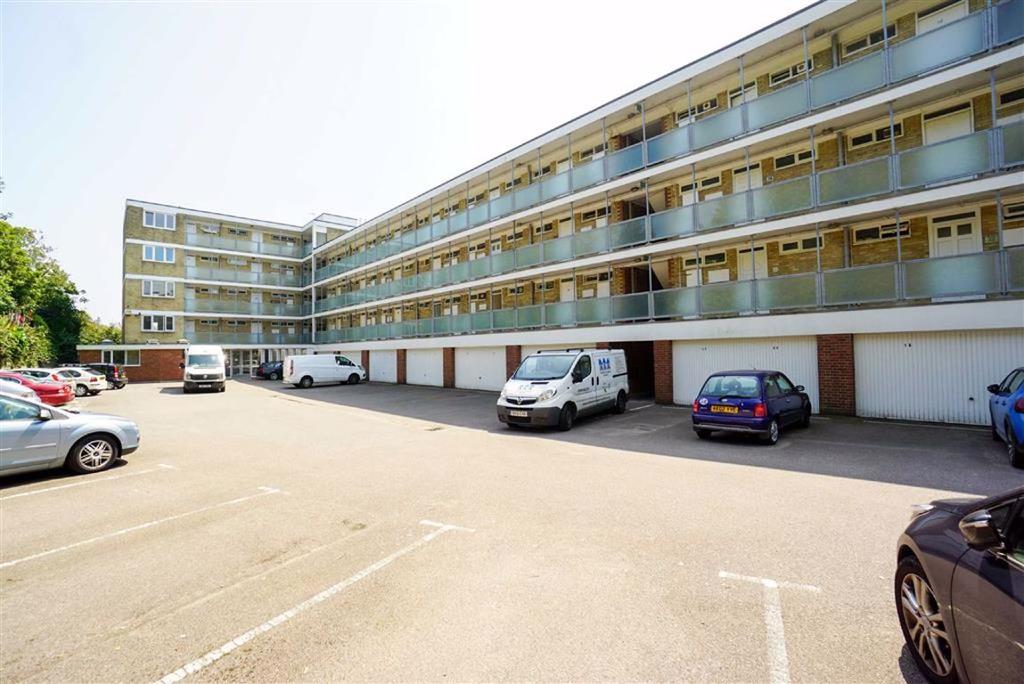 Quarry Hill, St. Leonardsonsea... 1 bed flat £145,000