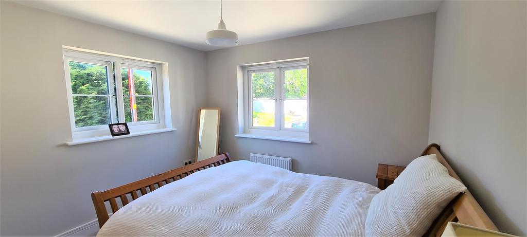 Principle bedroom (2).jpg