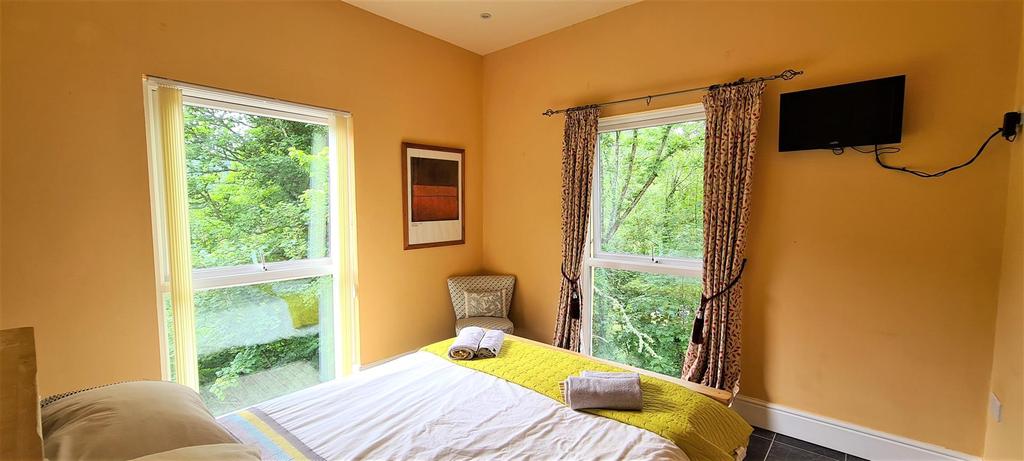 Double bedroom first floor.jpg