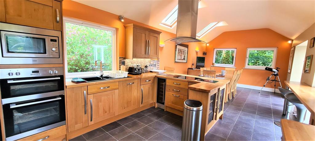 Kitchen,dining room.jpg