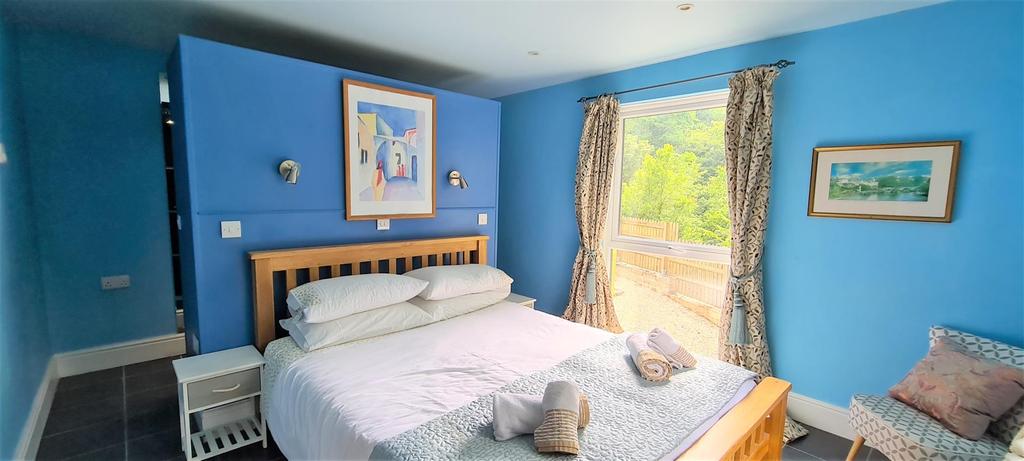 Double bedroom ground floor.jpg