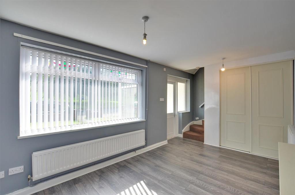 Leechmere Road, Grangetown, Sunderland 3 bed semidetached house £650