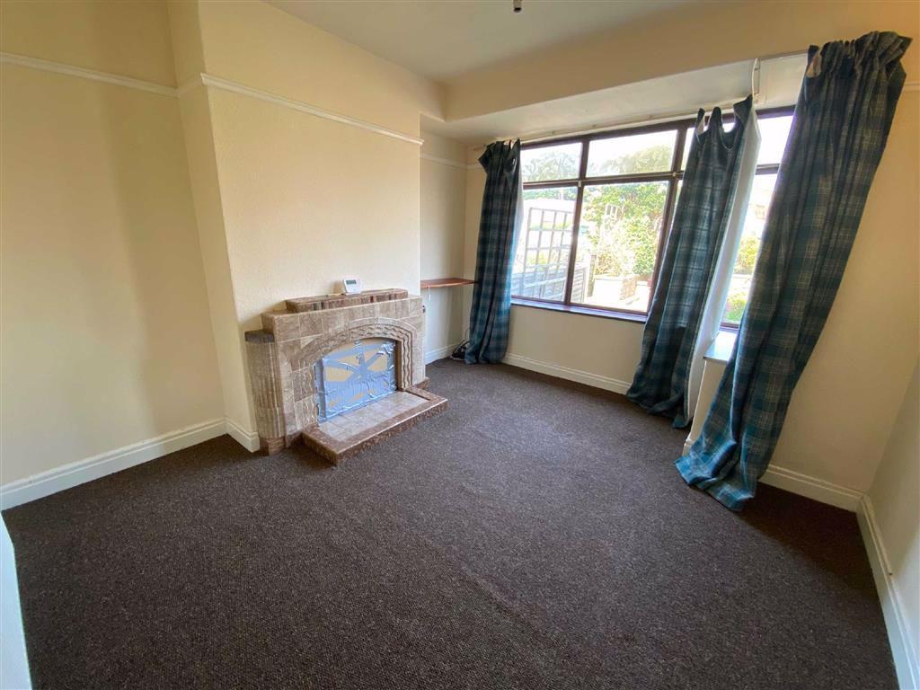 Chapel Lane, Heckmondwike, WF16 2 bed semidetached house £625 pcm (£