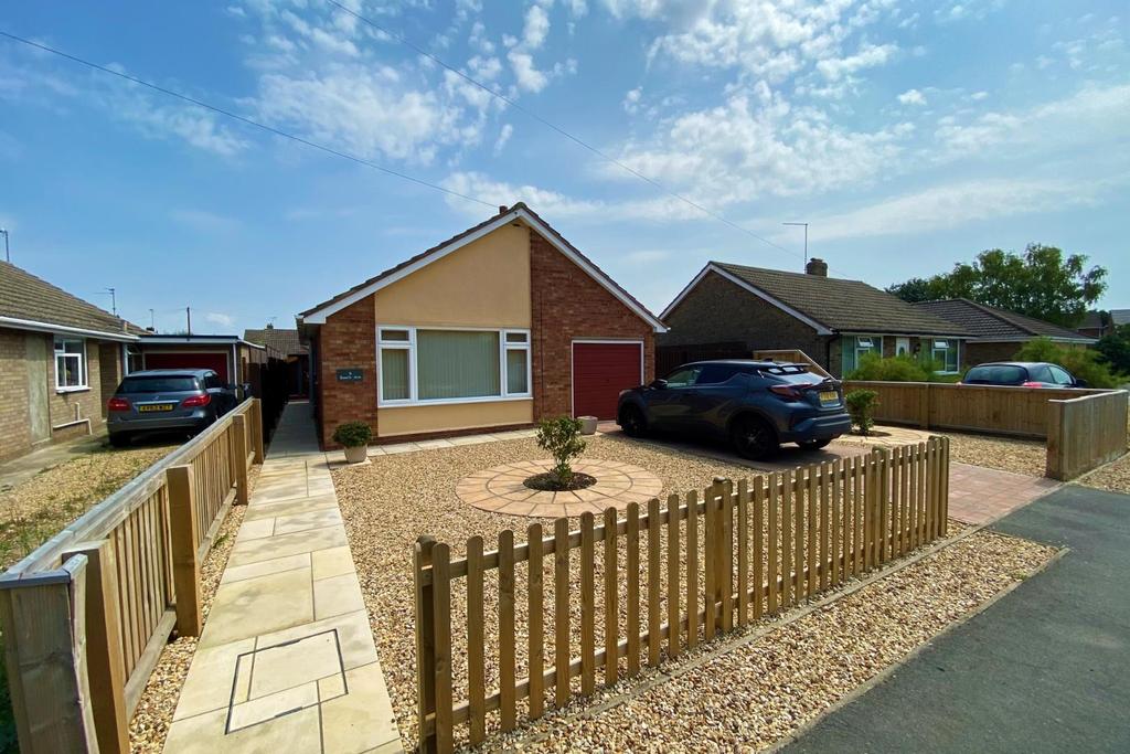 Beech Avenue, Bourne 2 bed bungalow for sale £265,000