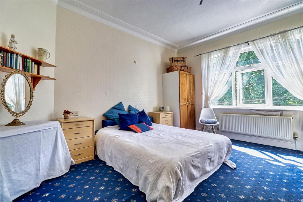 Bedroom/ family room