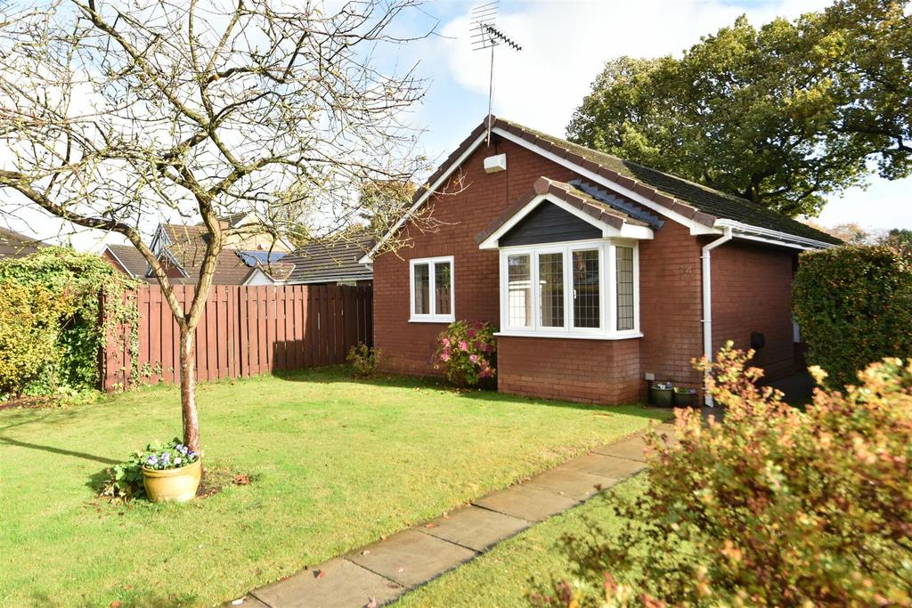 Hall Brow Close, Ormskirk 3 bed detached bungalow £235,000