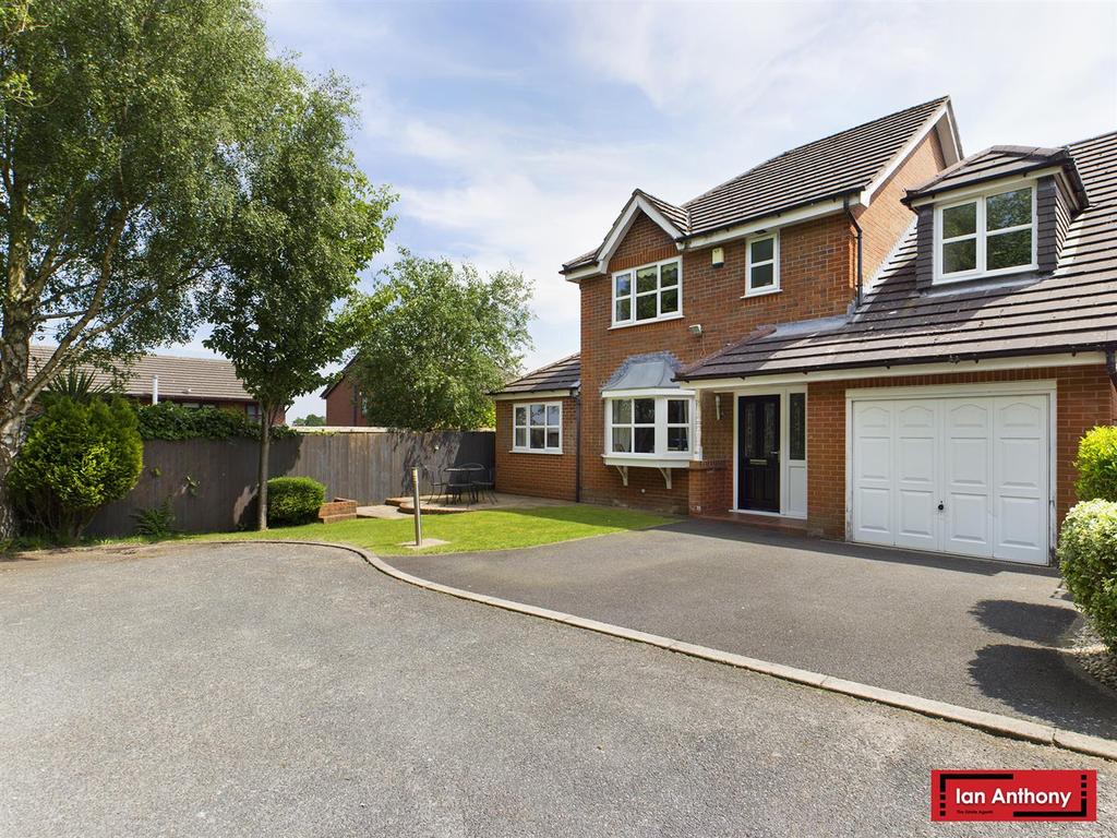 Parkfield Close, Aughton 4 bed detached house for sale £425,000