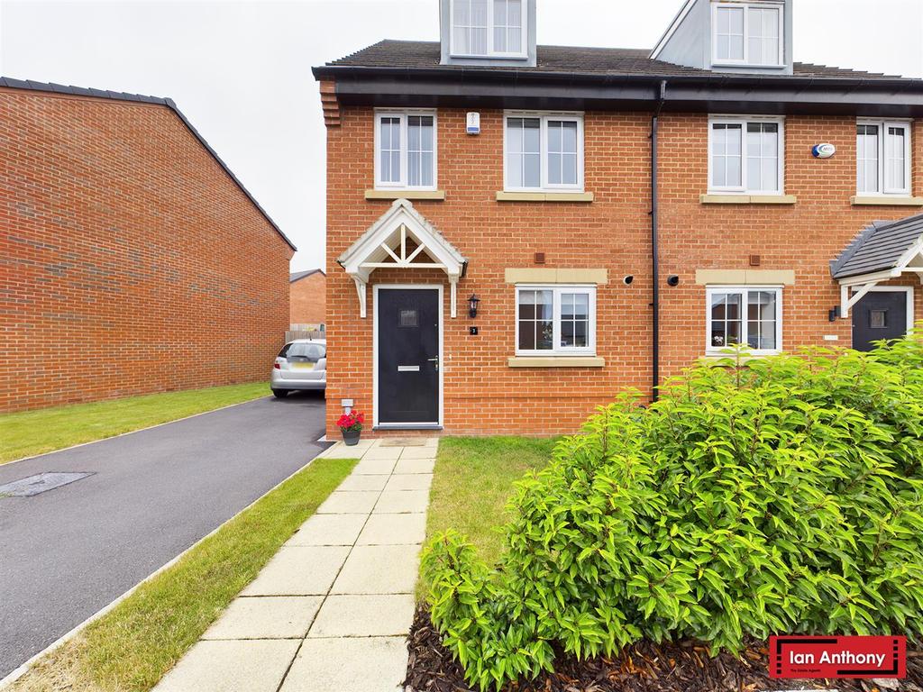 Glovers Way, Burscough, Ormskirk 3 bed semidetached house £249,950