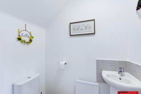 3 Glovers Way, Burscough, Ormskirk, L40 5AA