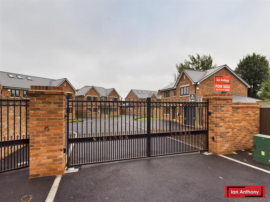 Sidings Close, Town Green Lane, Aughton 4 bed detached house for sale